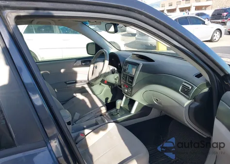 2011 Subaru Forester 2.5X Premium z USA, uszkodzony, nr VIN JF2SHADC2BH743616